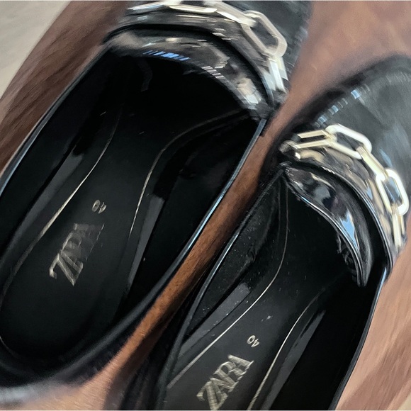 Zara black patent leather loafers  with gold hardware . size 9.5 US/European 40 - Picture 3 of 10